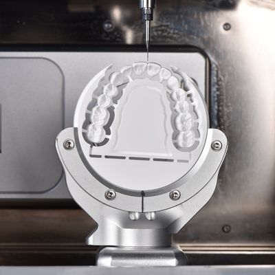 Máquina Dental Cad Cam de 5 eixos para moagem de laboratório dentário